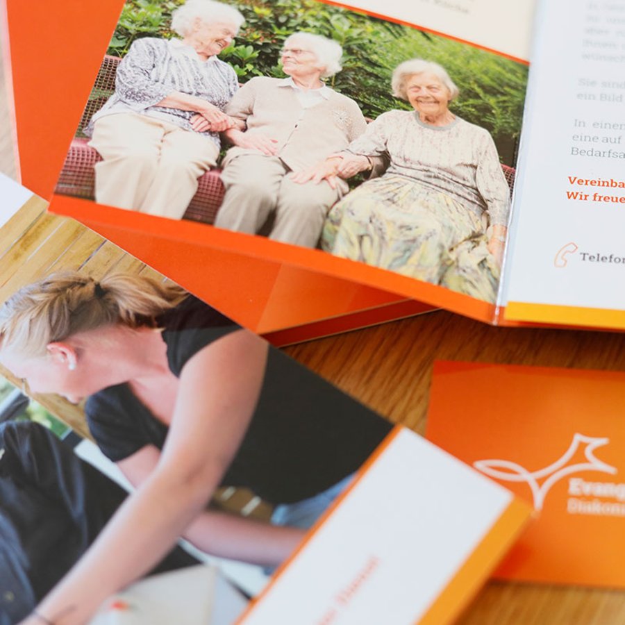 Diverse Flyer für die Evangelische Pflege Diakonie Vohwinkel